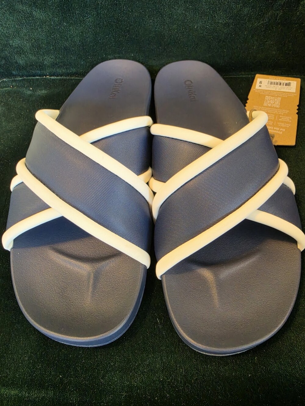 NEW OluKai Navy White Crossover Slide Sandals 9 Vacation Resort Preppy Summer